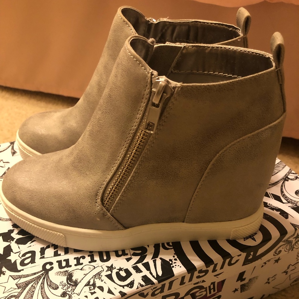 Girls Platform Wedge Sneakers